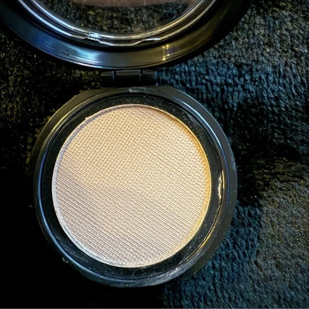Allure Matte Eyeshadow‎ - Joe Blasco